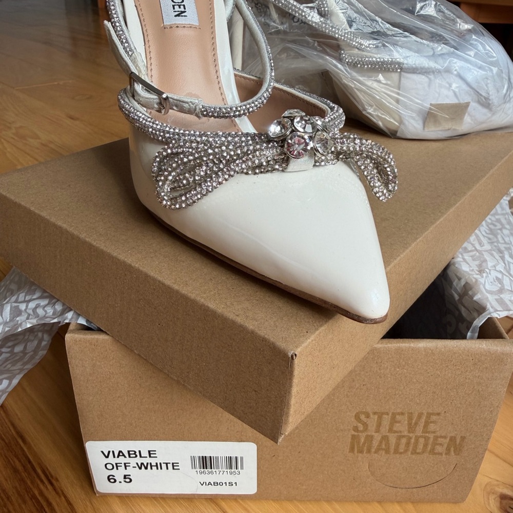 VIABLE Steve Madden Off-White Rhinestone Heels